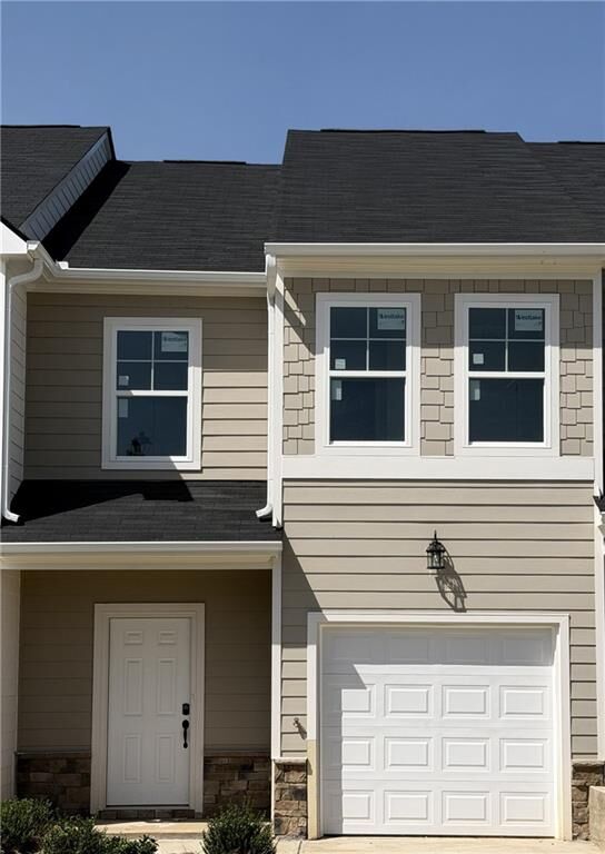 Property Photo: 323 Rolling Green Road GA 30103
