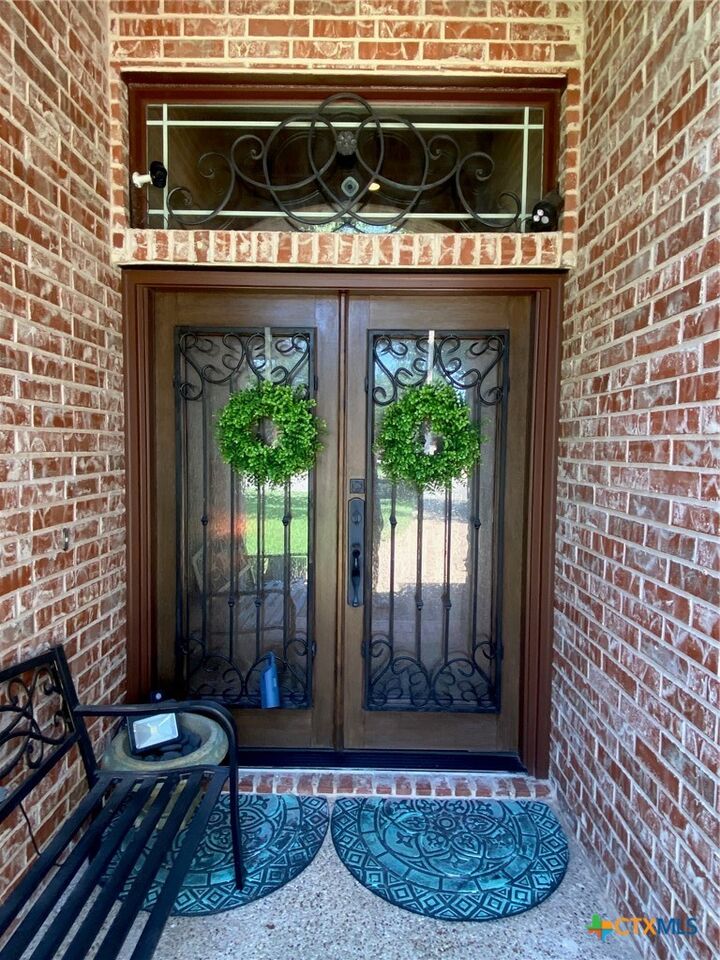 Property Photo: 210 Ranchgate Trail TX 76657
