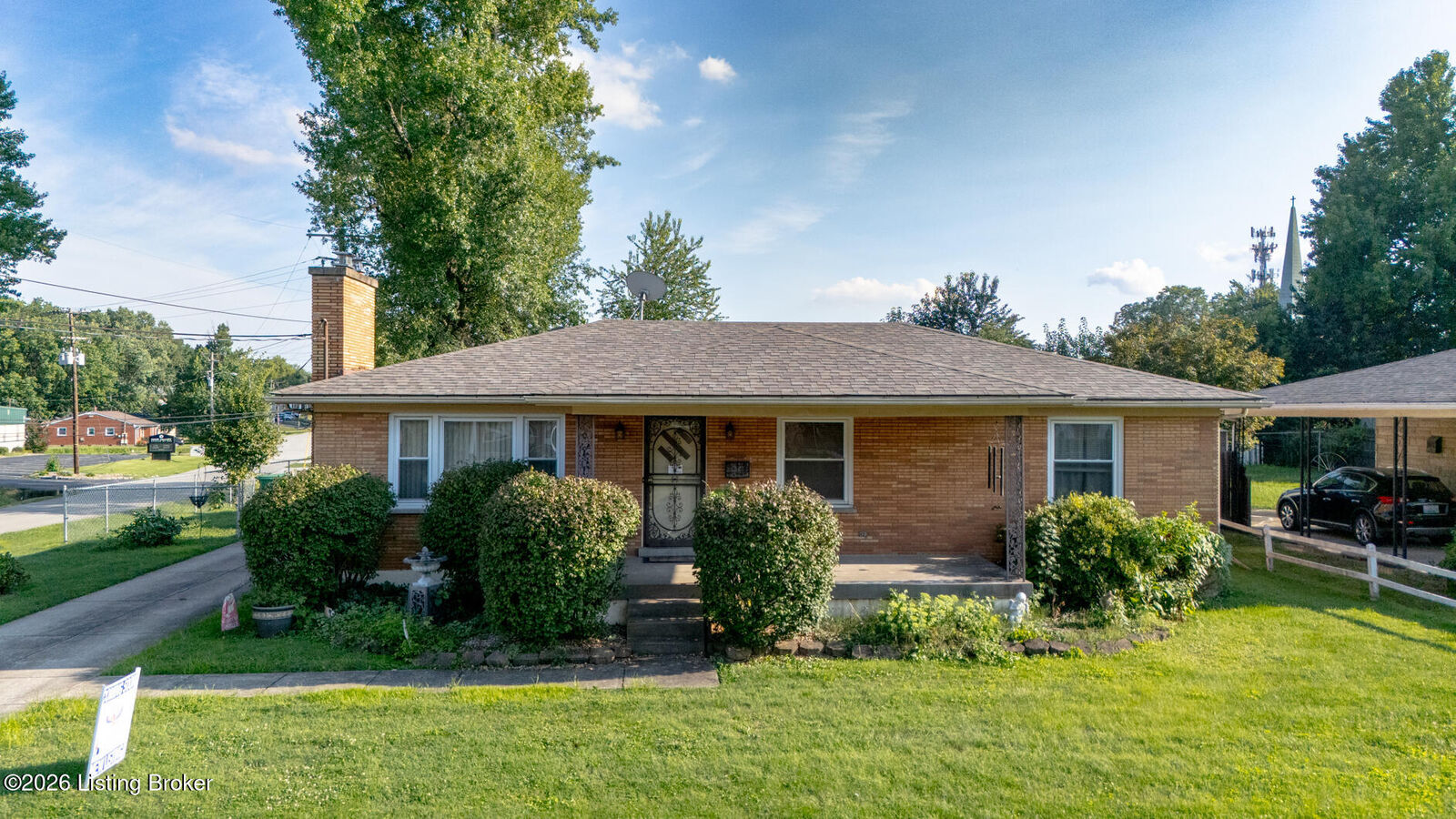 Property Photo: 2300 Quinn Dr KY 40216
