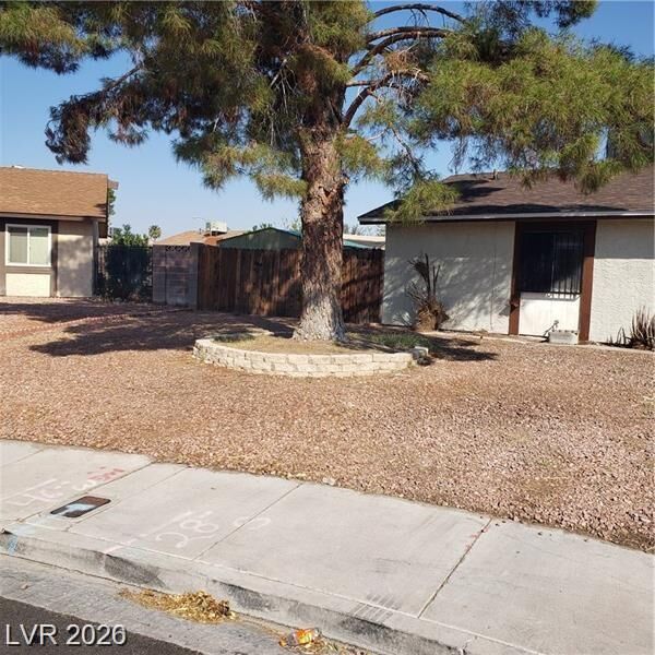 Property Photo: 5284 Wellesley Avenue NV 89122