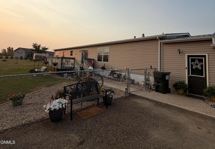 Property Photo: 510 School Street SW ND 58467