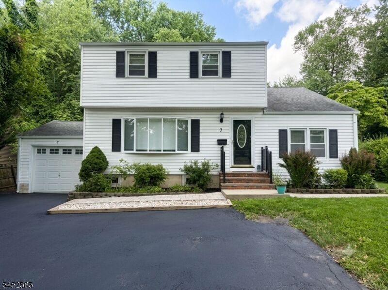 Property Photo:  7 Spier Dr  NJ 07039 