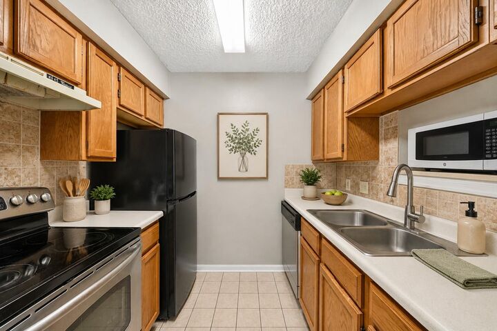 Property Photo:  2120 El Paseo Street 802  TX 77054 
