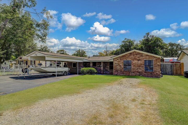 Property Photo: 120 Fern Lane TX 77562