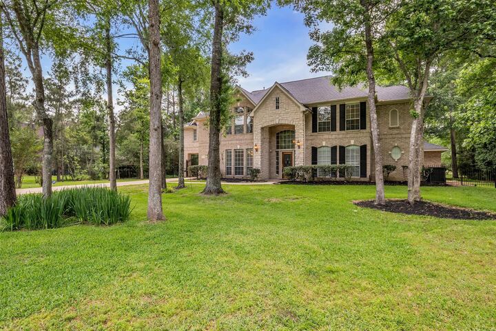 Property Photo: 10419 Clubhouse Circle TX 77354