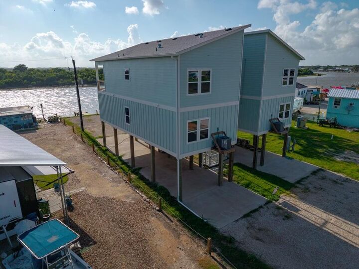 Property Photo:  438 Private Road 670  TX 77457 