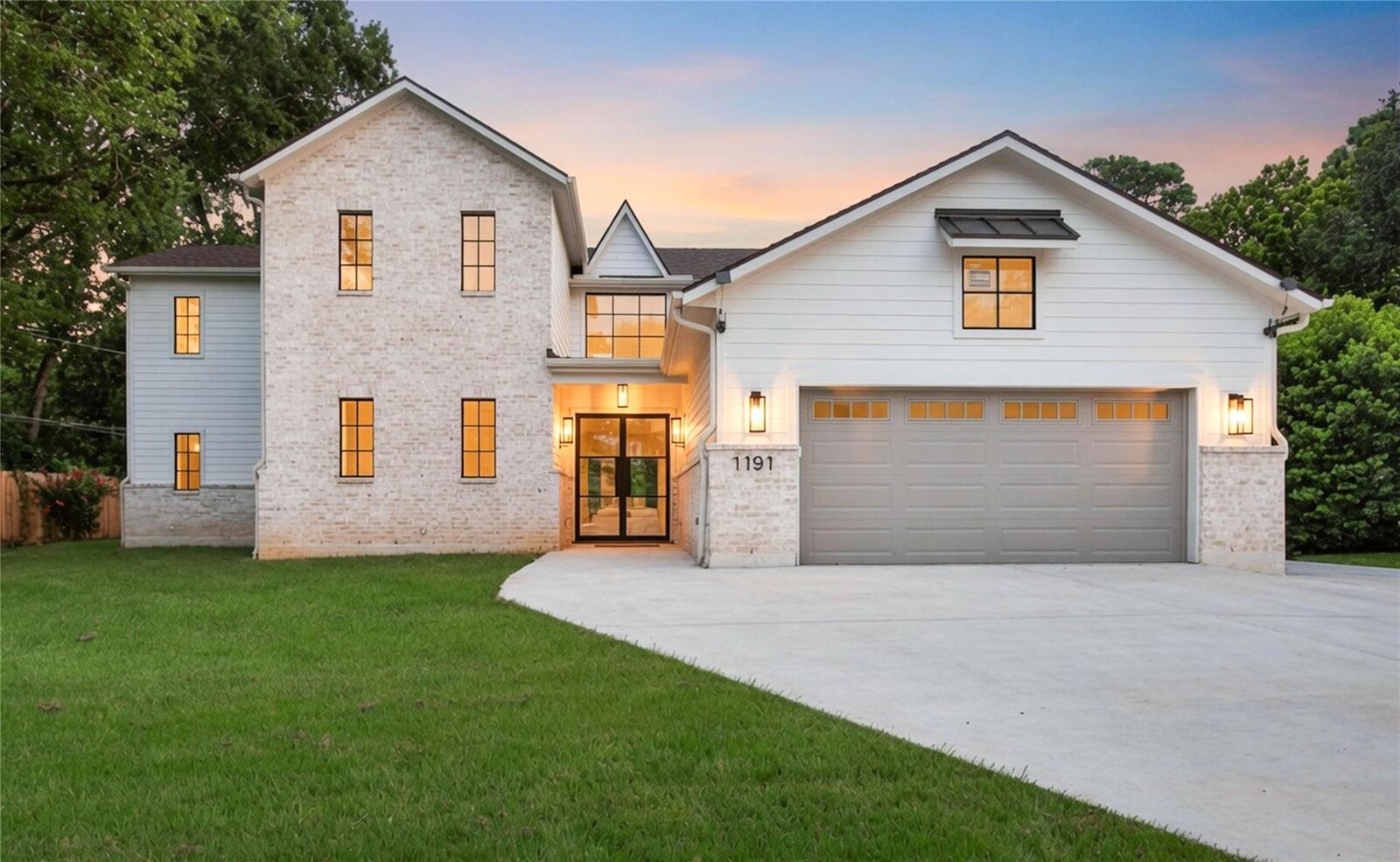 Property Photo:  1191 Chamboard Lane  TX 77018 