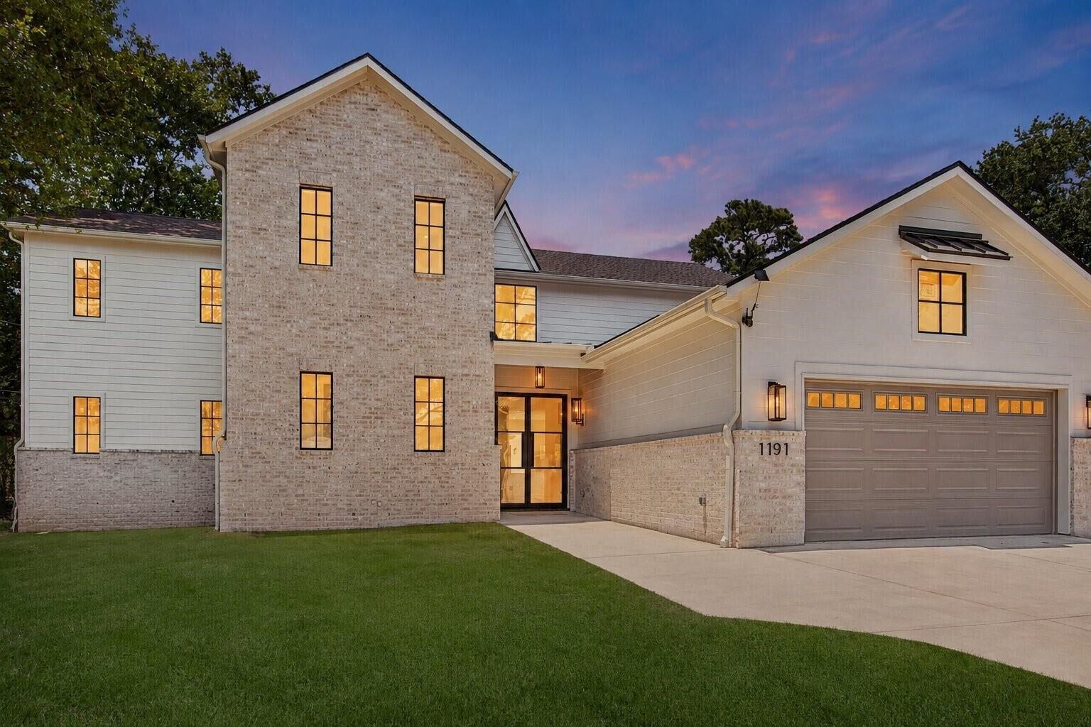 Property Photo: 1191 Chamboard Lane TX 77018