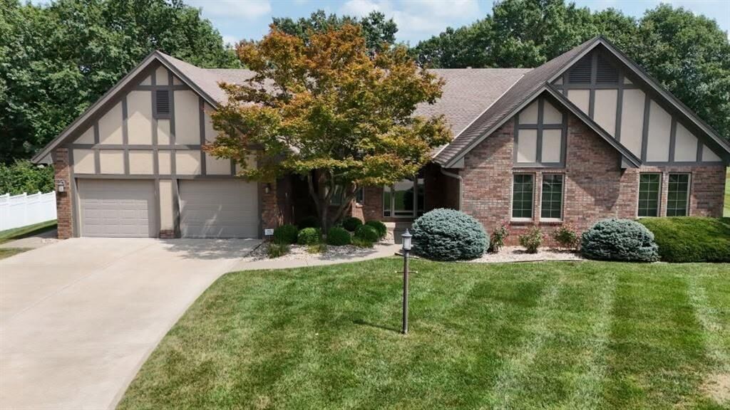 Property Photo:  2309 Buckingham Street  MO 64506 