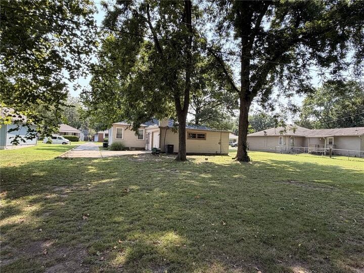 Property Photo: 708 S Woodland Street KS 66762