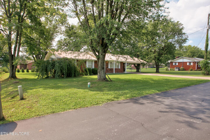 Property Photo: 508 Westland Drive TN 37862