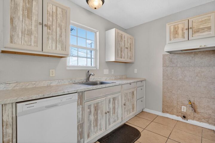Property Photo: 3423 E Baylor Street TX 79403