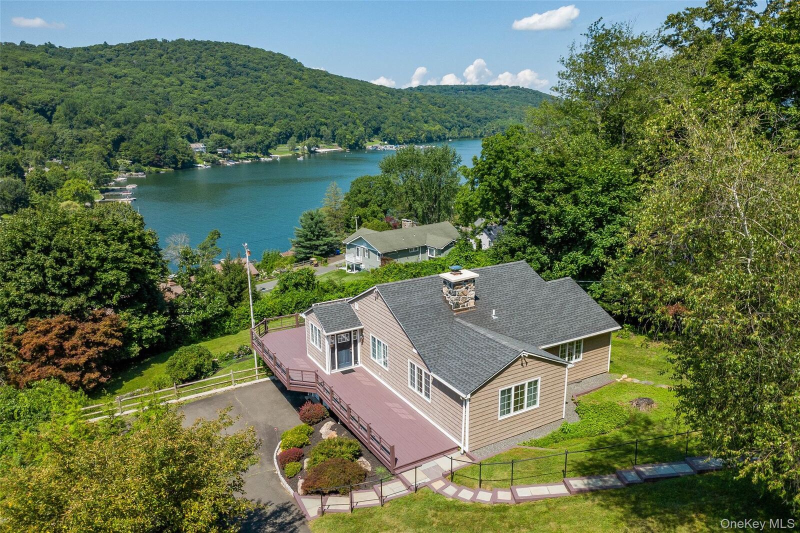 Property Photo:  36 Sunset New Fairfield, Ct Trail  NY 06812 