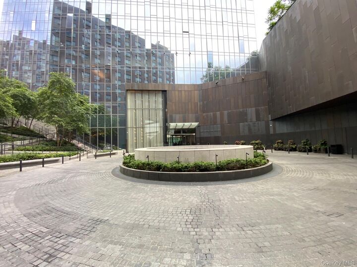 Property Photo:  252 South Street 12G  NY 10002 