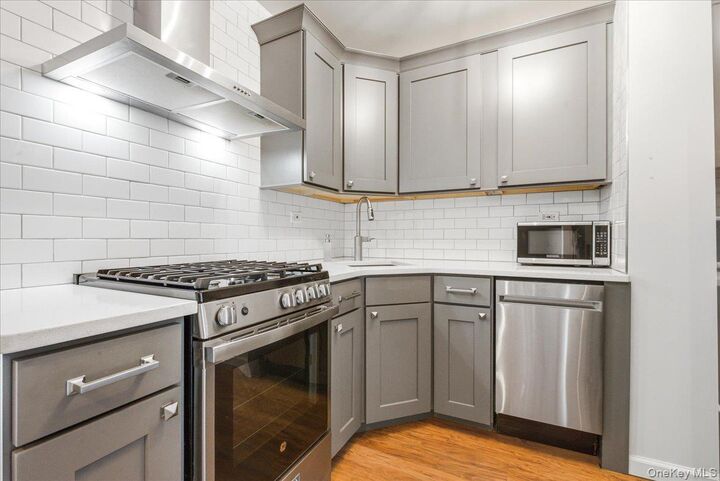 Property Photo:  7025 Yellowstone Boulevard 8Q  NY 11375 