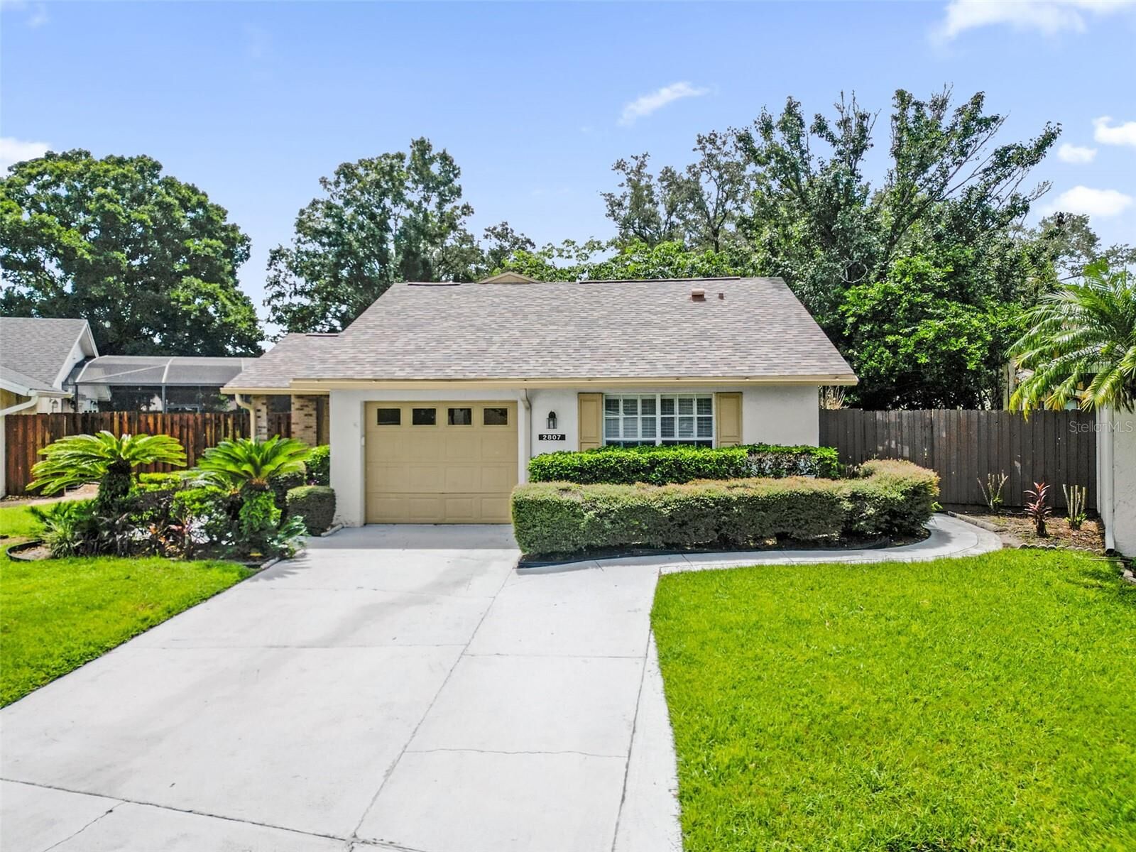 Property Photo:  2807 Sunbranch Drive  FL 32822 