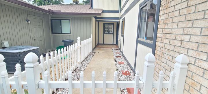 Property Photo: 836 Sugar House Drive FL 32129