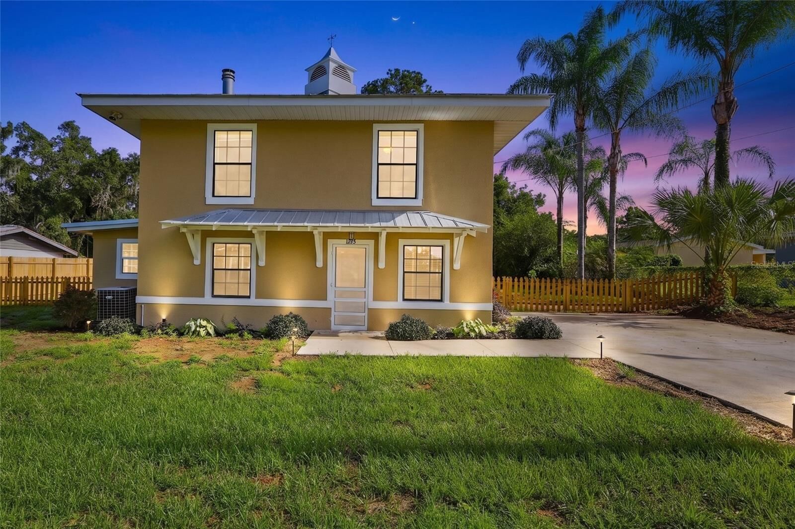 Property Photo: 37715 Dixie Avenue FL 33525