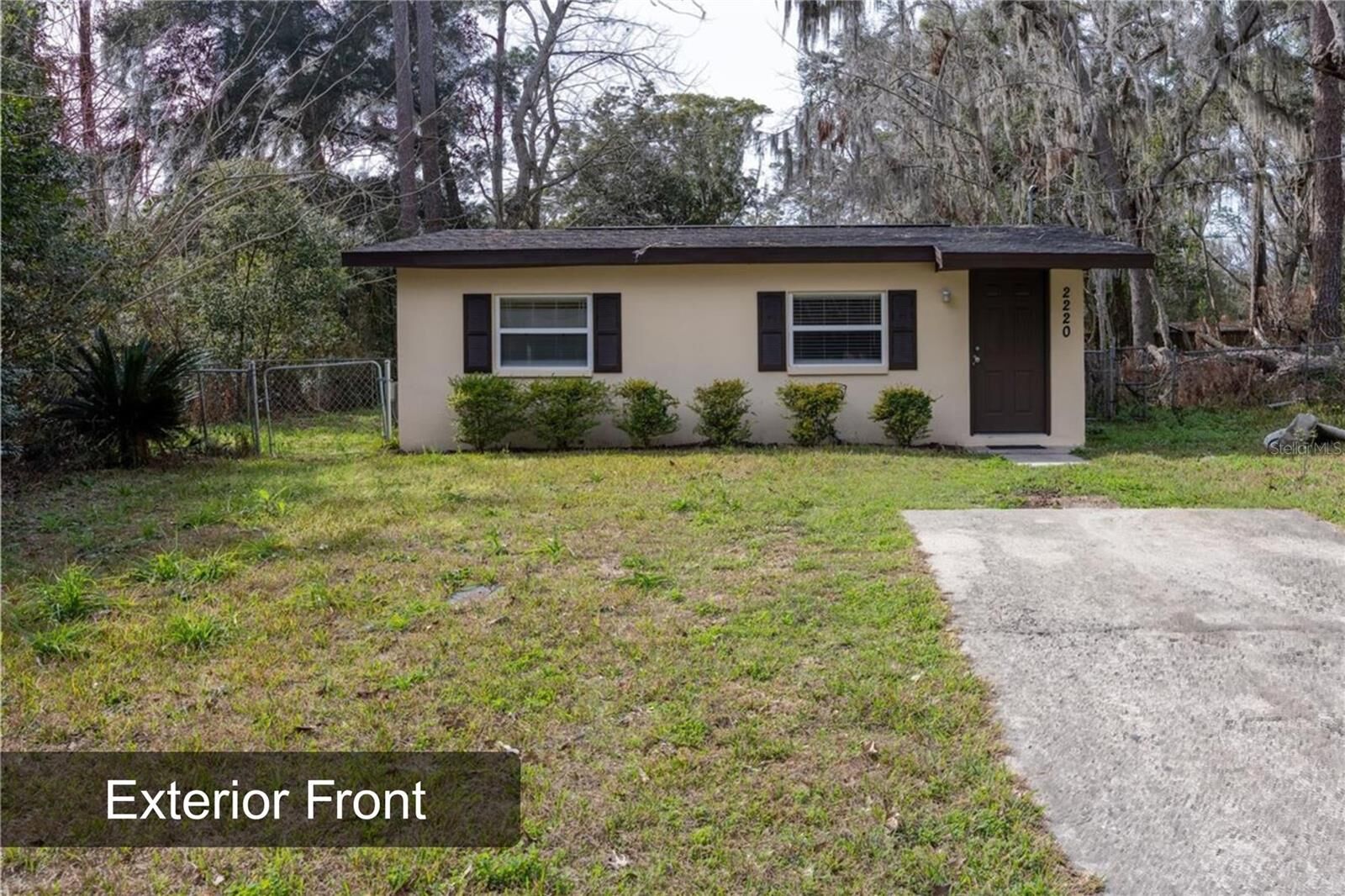 Property Photo: 2220 SE 46th Terrace FL 32641