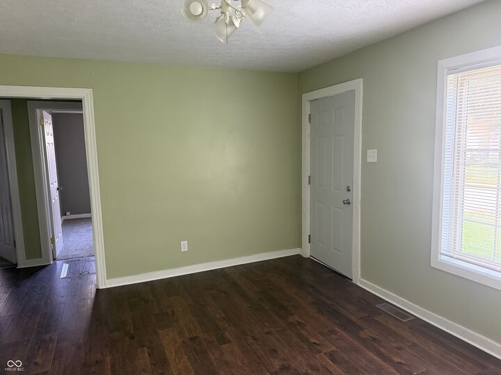 Property Photo: 1618 W 17th Street IN 46016