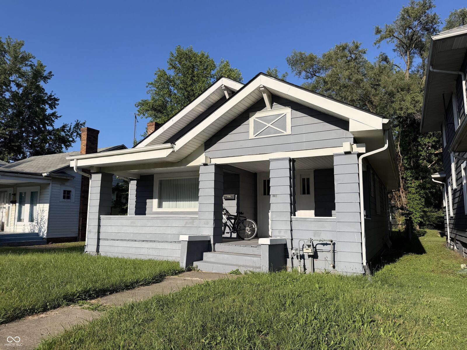 Property Photo:  1124 Victory Court  IN 46016 