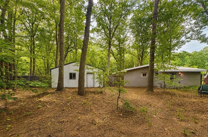 Property Photo: 8903 Vagabond Lane MI 49643-9532