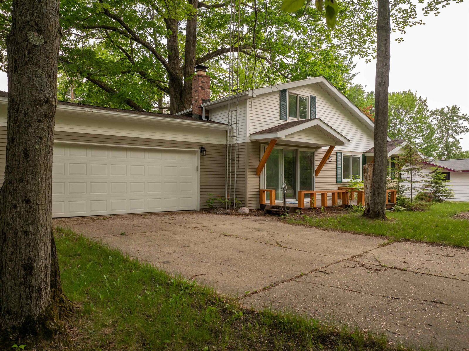 Property Photo:  4177 Seminole Street  MI 48624 