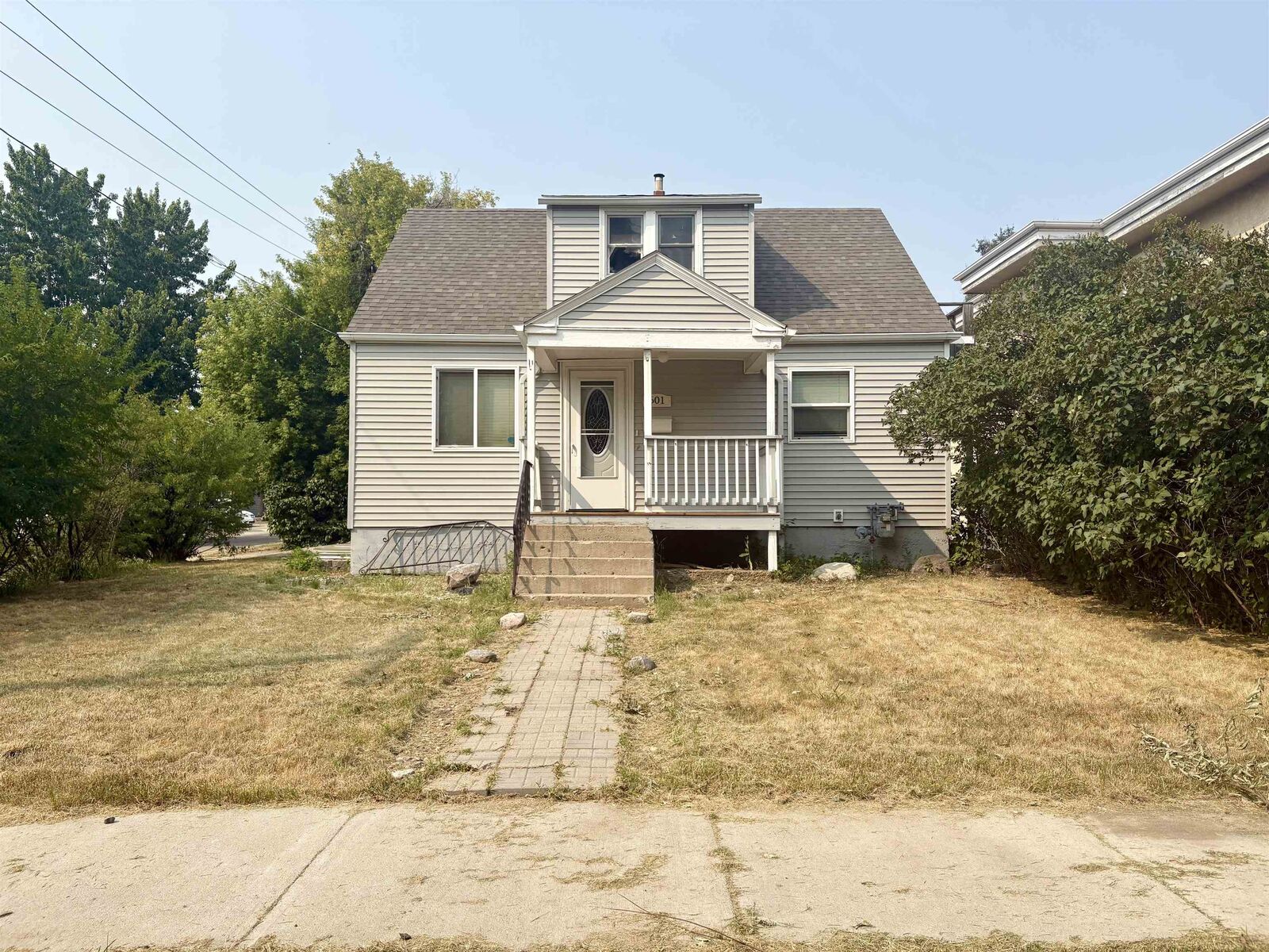 Property Photo: 601 8th Ave NE ND 58703