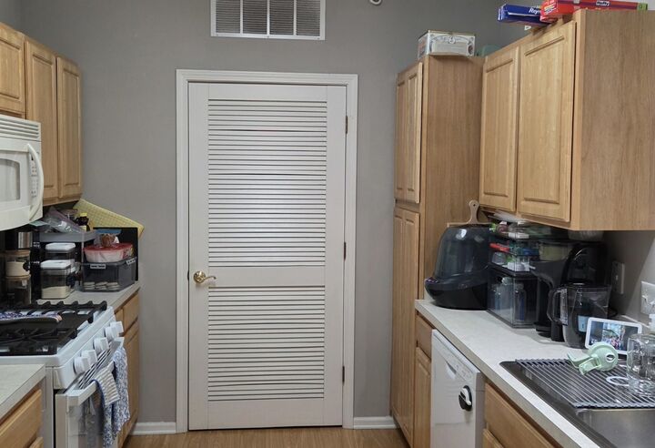 Property Photo:  1259 W Lake Street 206  IL 60101 