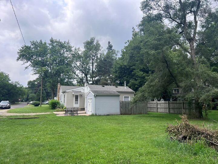 Property Photo: 321 Elmwood Avenue IL 60014