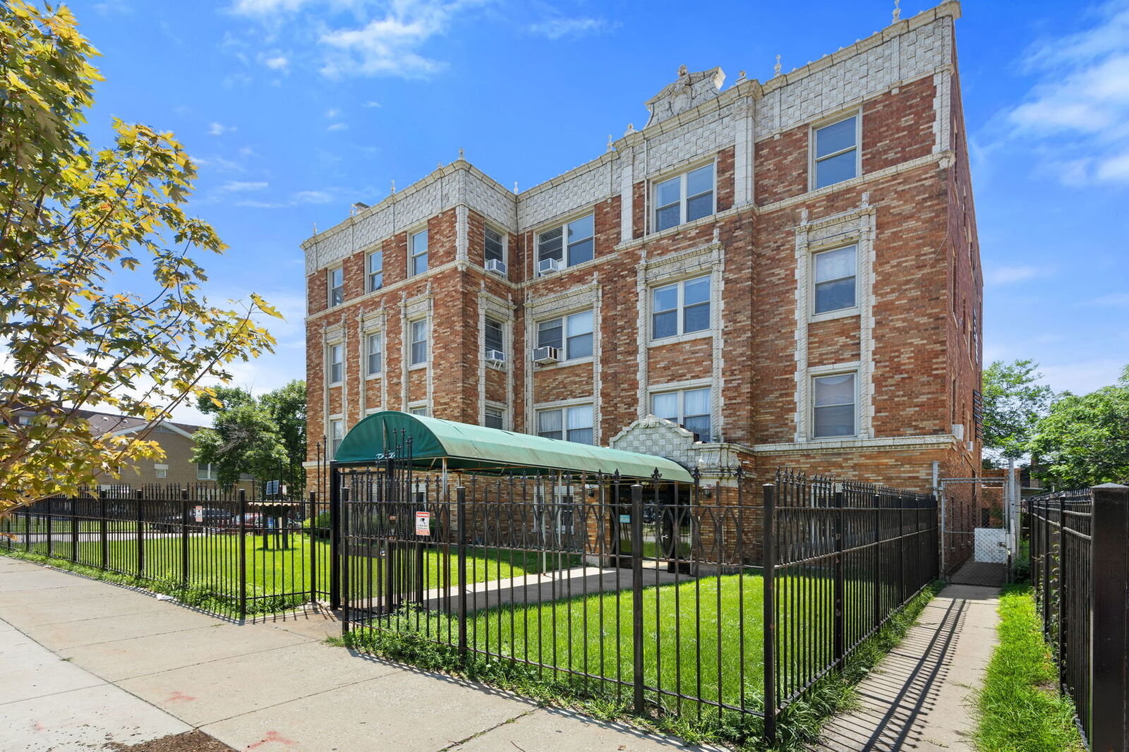 Property Photo:  7370 S South Shore Drive 3W  IL 60649 