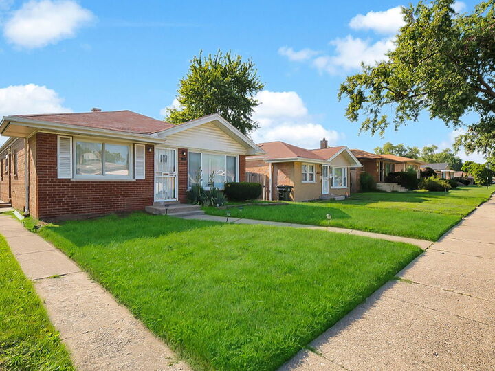 Property Photo:  14328 Ellis Avenue  IL 60419 