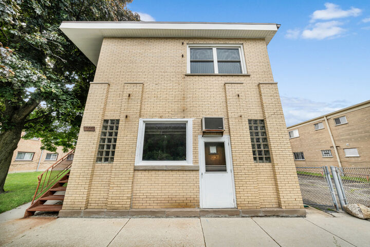 Property Photo: 4227 S Harlem Avenue 4 IL 60402