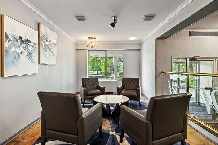 Property Photo:  