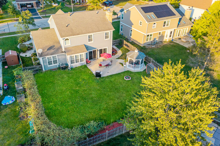 Property Photo:  2317 Broadway Lane  IL 60194 