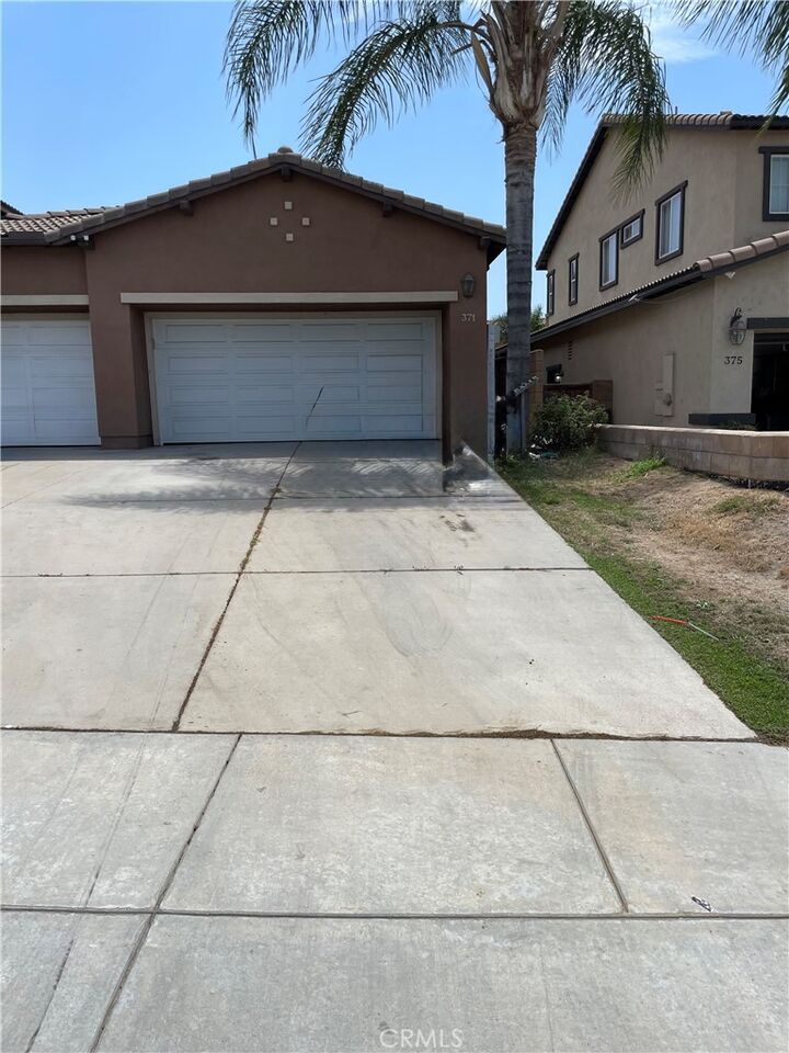 Property Photo:  371 Plateau Parkway  CA 92570 