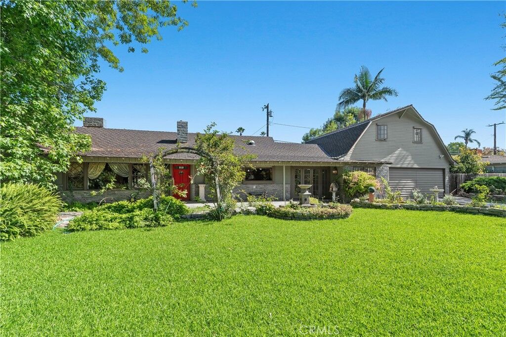 Property Photo:  919 W Sharon  CA 92706 