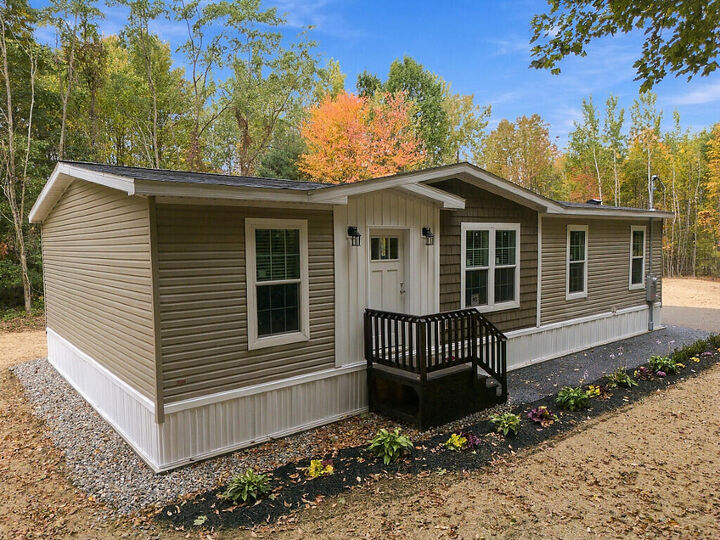 Property Photo: 284 Holman Day Road ME 04989