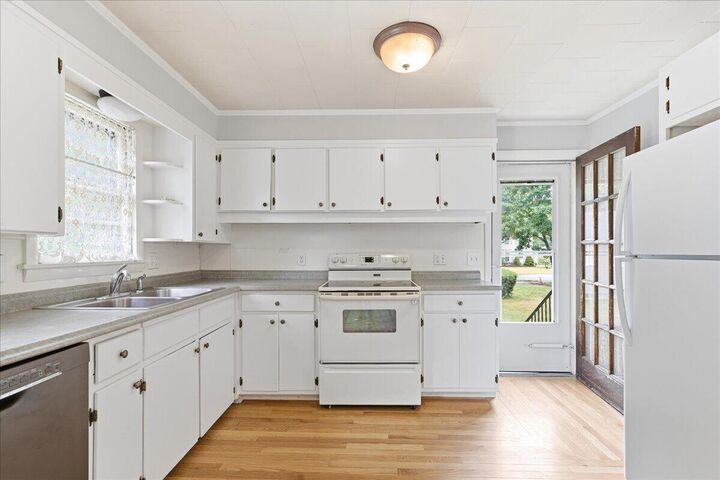 Property Photo:  62 Graham Avenue S  ME 04401 