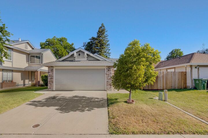 Property Photo: 7101 Sutherland Way CA 95758