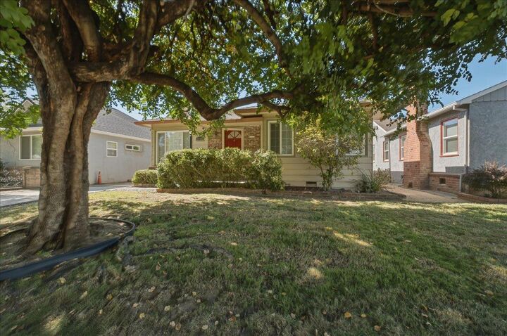 Property Photo: 5008 8th Avenue CA 95820
