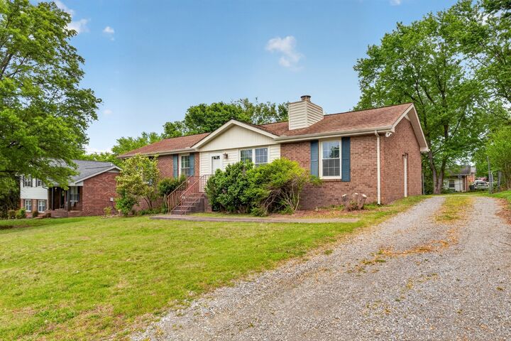 Property Photo: 120 Hillwood Dr TN 37075