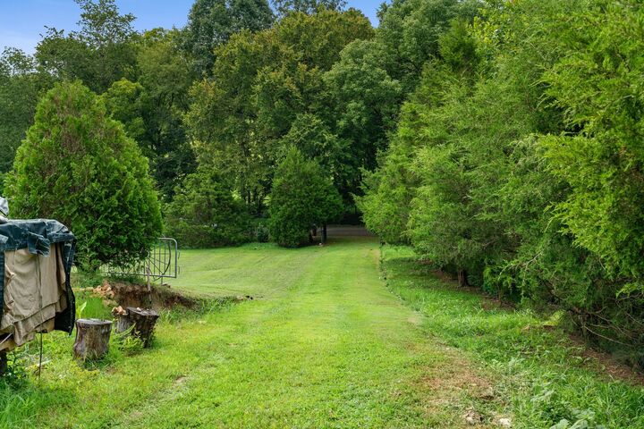 Property Photo: 5812 Buckner Loop Rd TN 37051