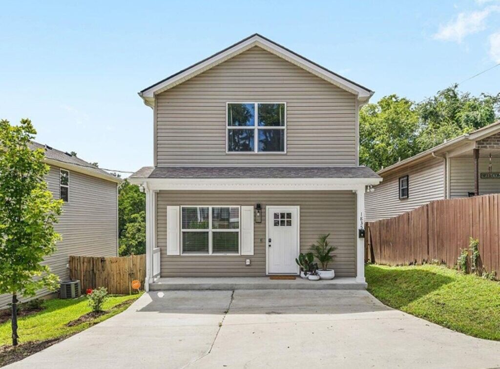 Property Photo:  1835 Glade St  TN 37207 