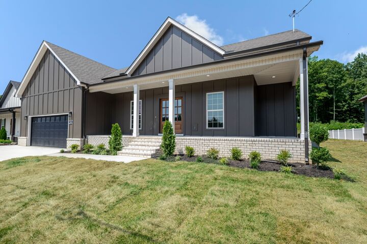 Property Photo: 108 Stonebrook Drive TN 37160