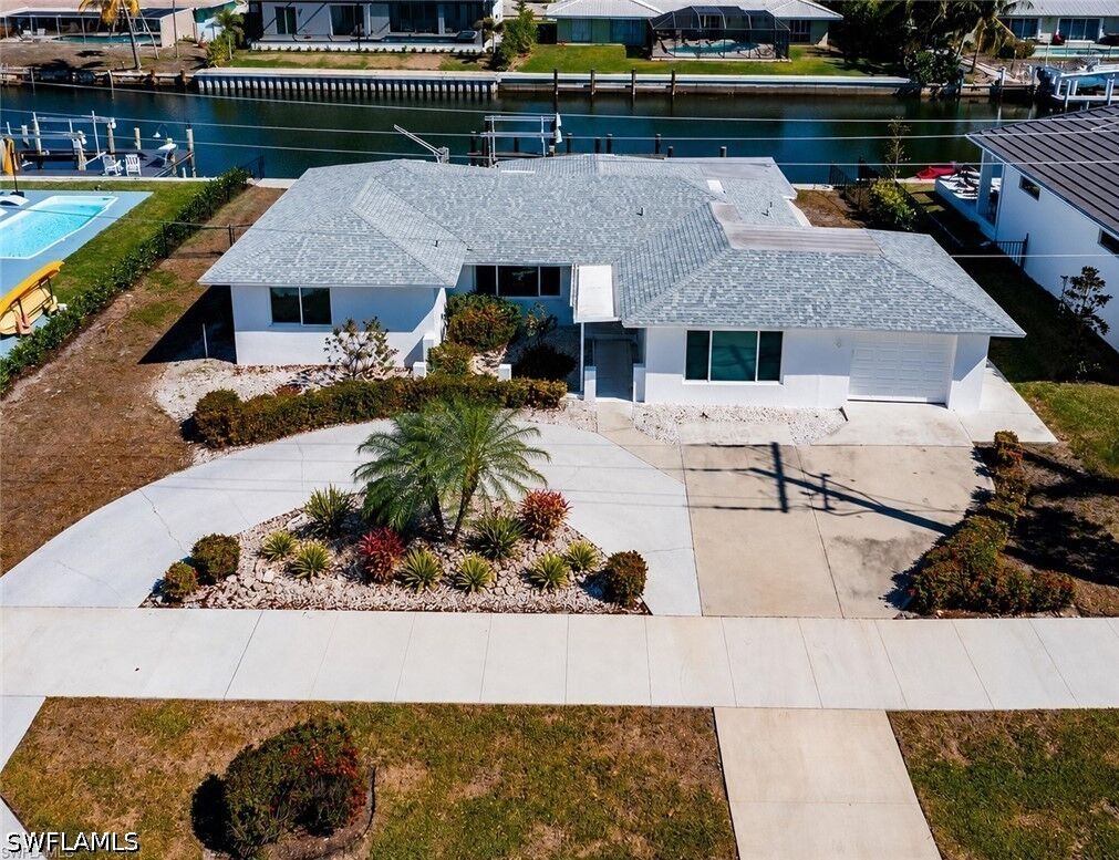 Property Photo: 765 N Barfield Dr FL 34145