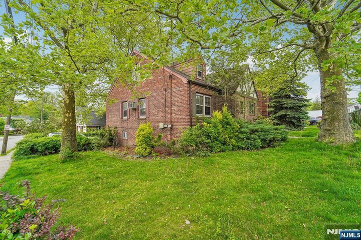 Property Photo: 1030 Jassamine Way NJ 07024
