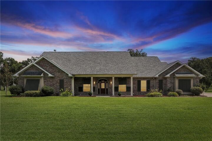 Property Photo: 212 Cedar Grove Lane LA 70037