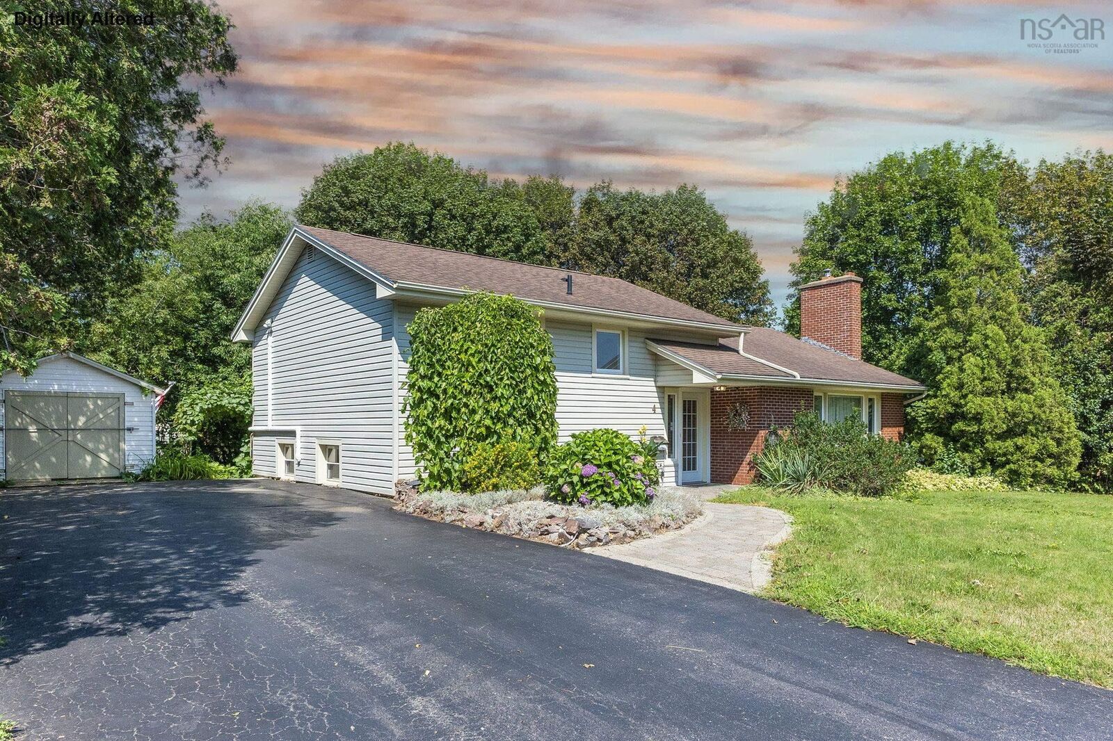 Property Photo: 4 Hillcrest Avenue N NS B4N 1W9