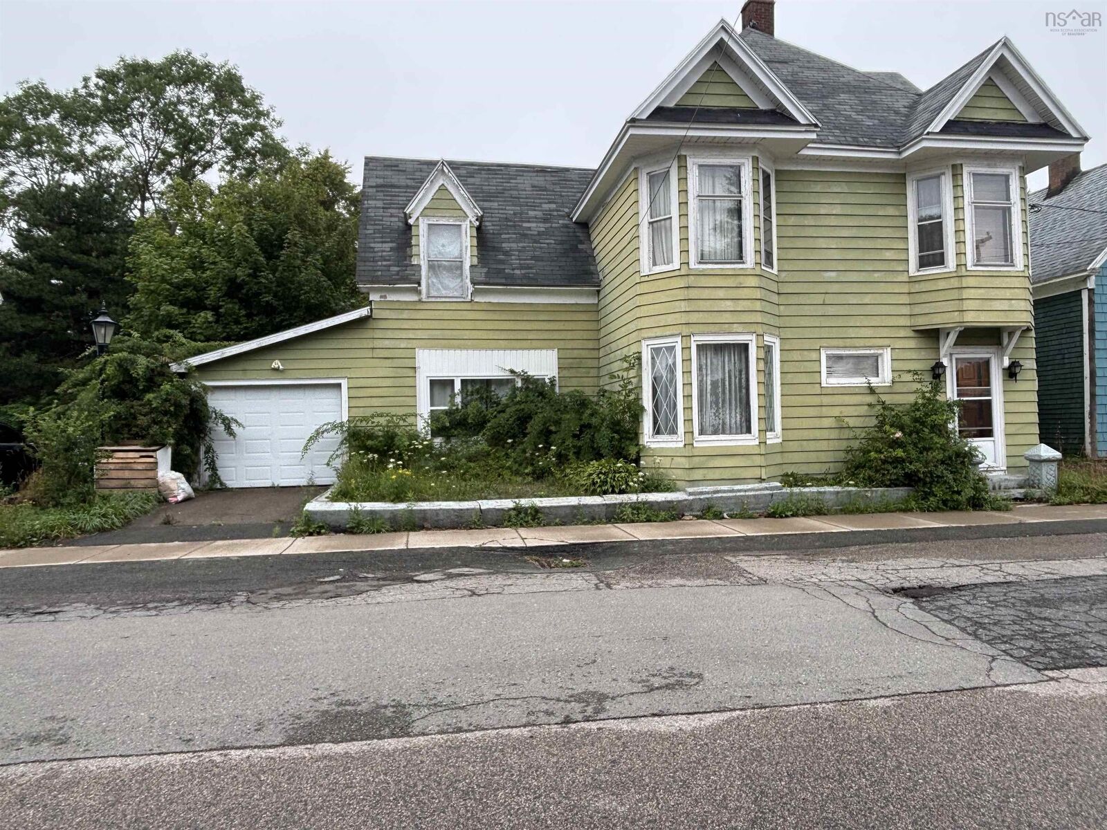 Property Photo:  76 Pleasant Street  NS B2A 2M2 